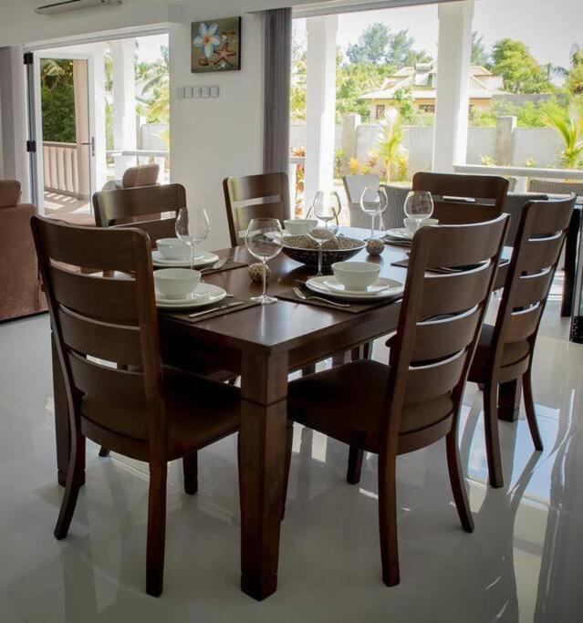 Island Charm Of Praslin Villa Виктория Екстериор снимка